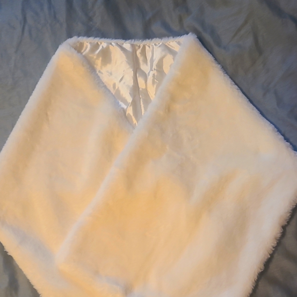 Elegant Faux Fur Shawl